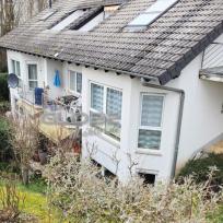 Bad Camberg, beste Wohnlage! - Attraktive 3-ZW mit Balkon, ruhig & gepflegt, Blick ins Grüne